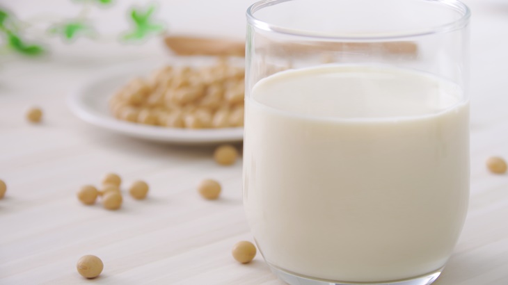 豆乳の効果は飲む時間で変わる！ 目的別のベストタイミングは？